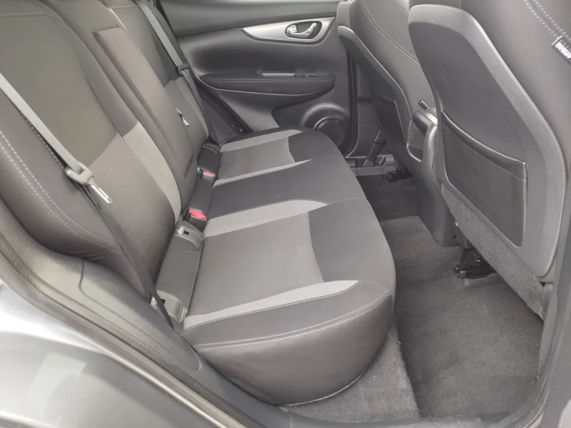 Nissan Qashqai 1.5DCI , снимка 10 - Автомобили и джипове - 52463703