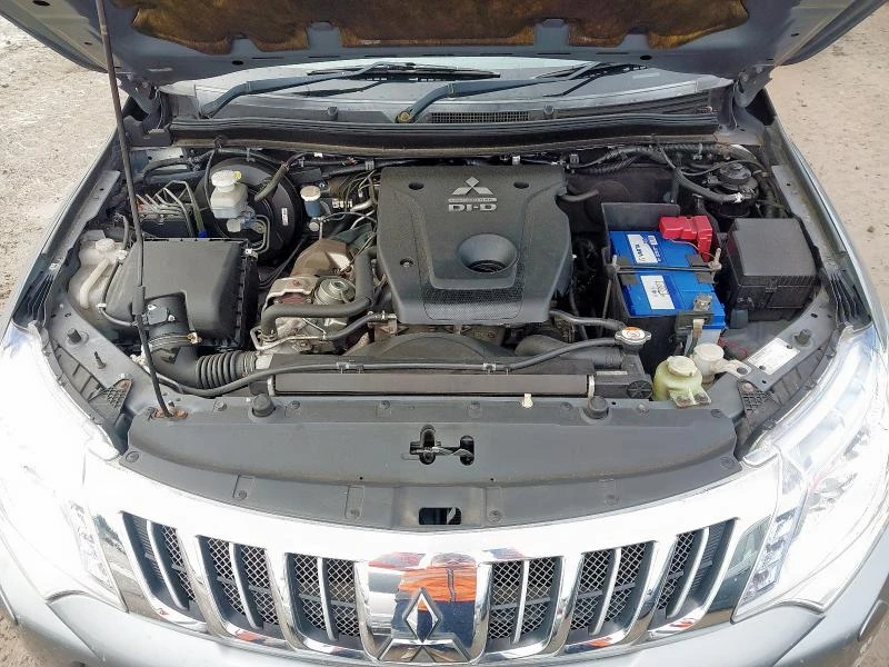 Mitsubishi L200 2500, снимка 5 - Автомобили и джипове - 53917755