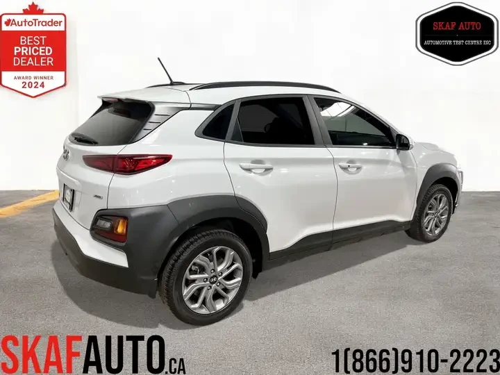 Hyundai Kona 4x4 2.0L бензин, подгрев седалки и волан