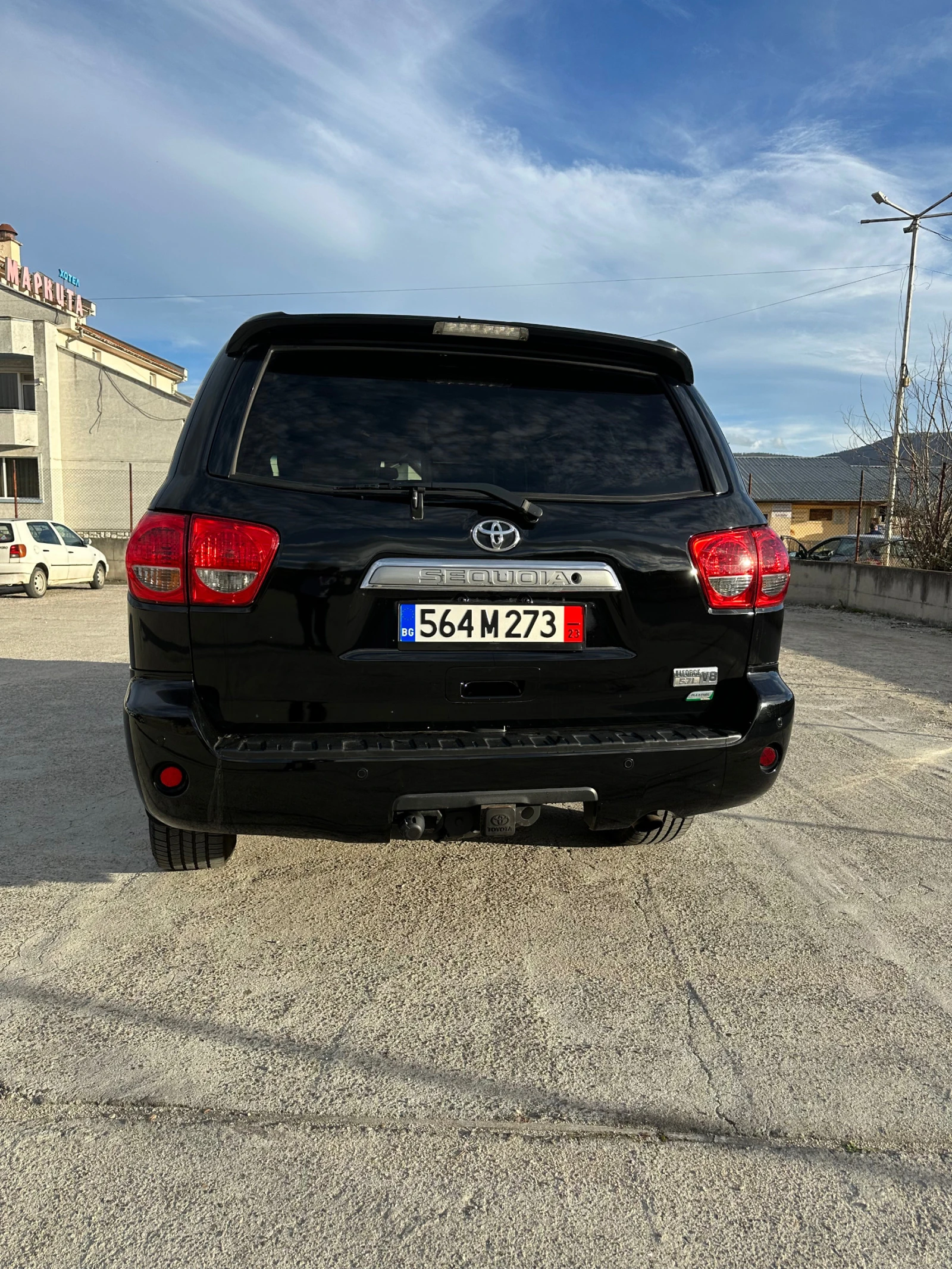 Toyota Sequoia  - изображение 6