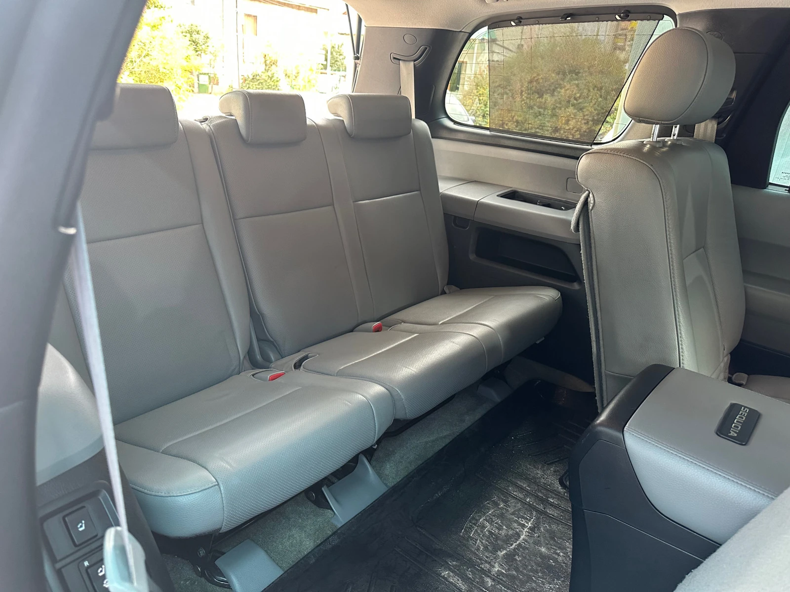 Toyota Sequoia | Mobile.bg   13