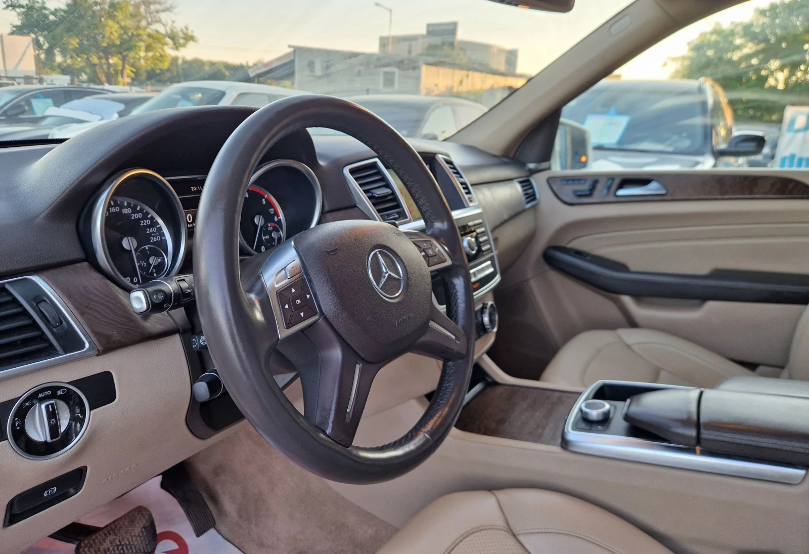 Mercedes-Benz ML 350 Регистриран / Обслужен / Лизинг / Пружини  - изображение 8