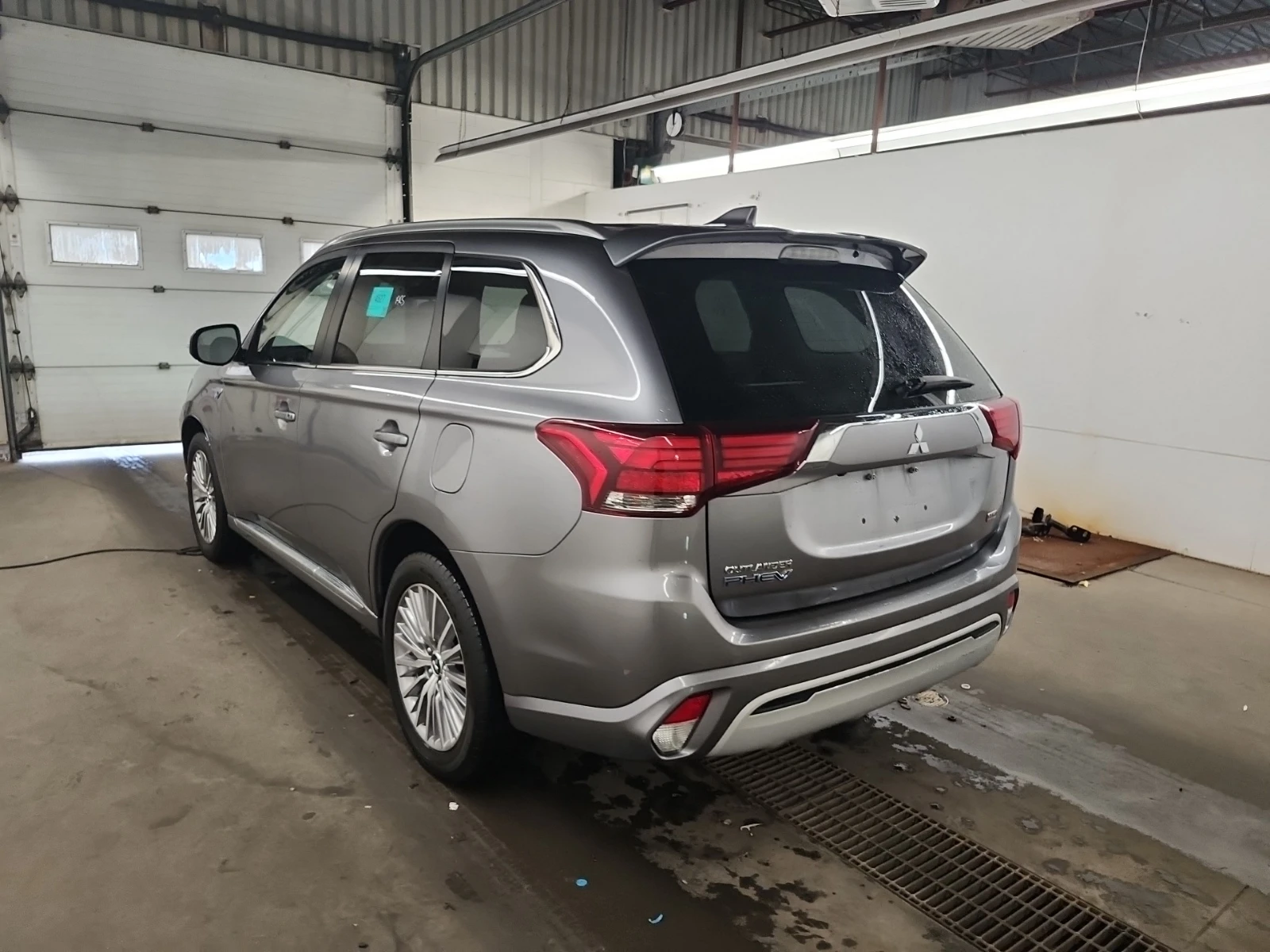 Mitsubishi Outlander AWD * CARFAX * АвтоКредит * Цена до България*  - изображение 4