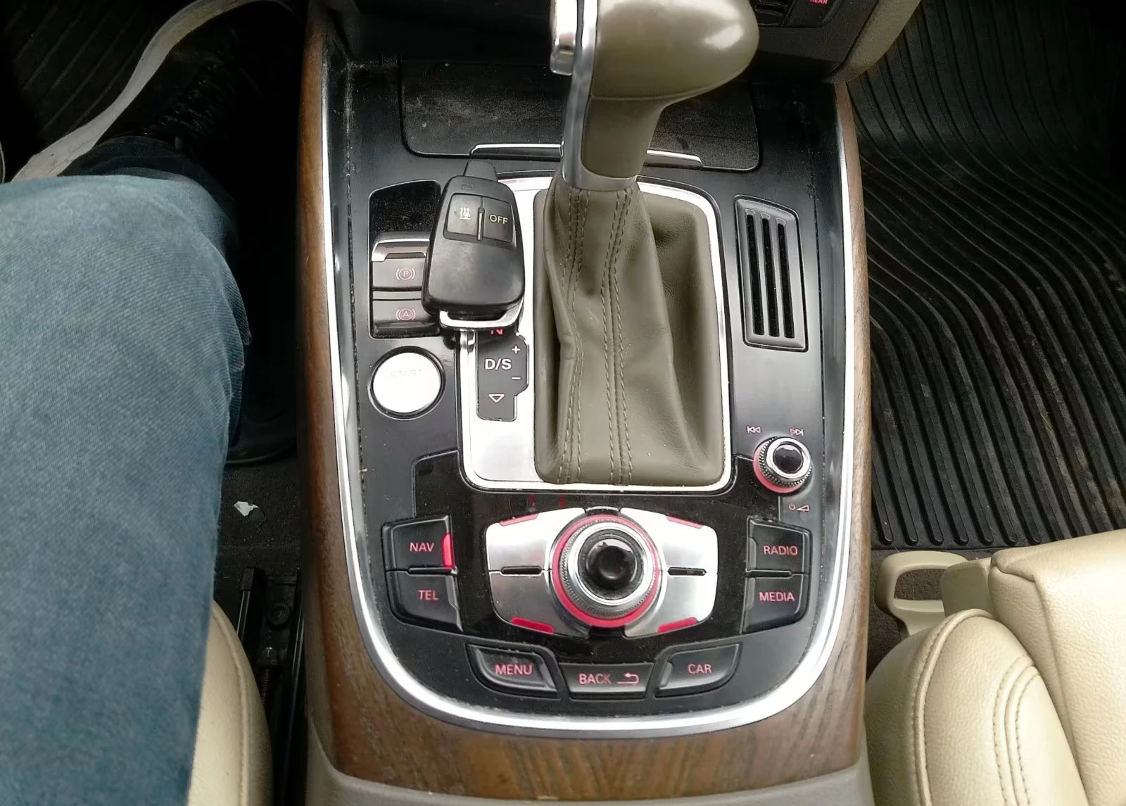 Audi Q5 3.0TDI/245к.с.Quattro S-Line| B&O| NAVI| КОЖА/ACC, снимка 12 - Автомобили и джипове - 54423966