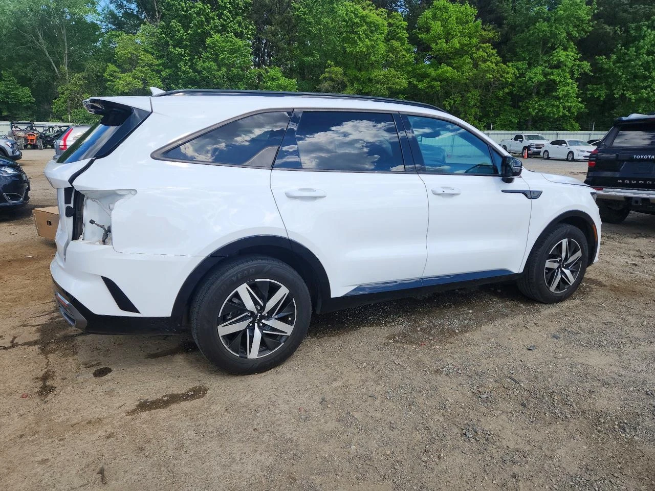 Kia Sorento 2.5l Ex, снимка 3 - Автомобили и джипове - 54519459