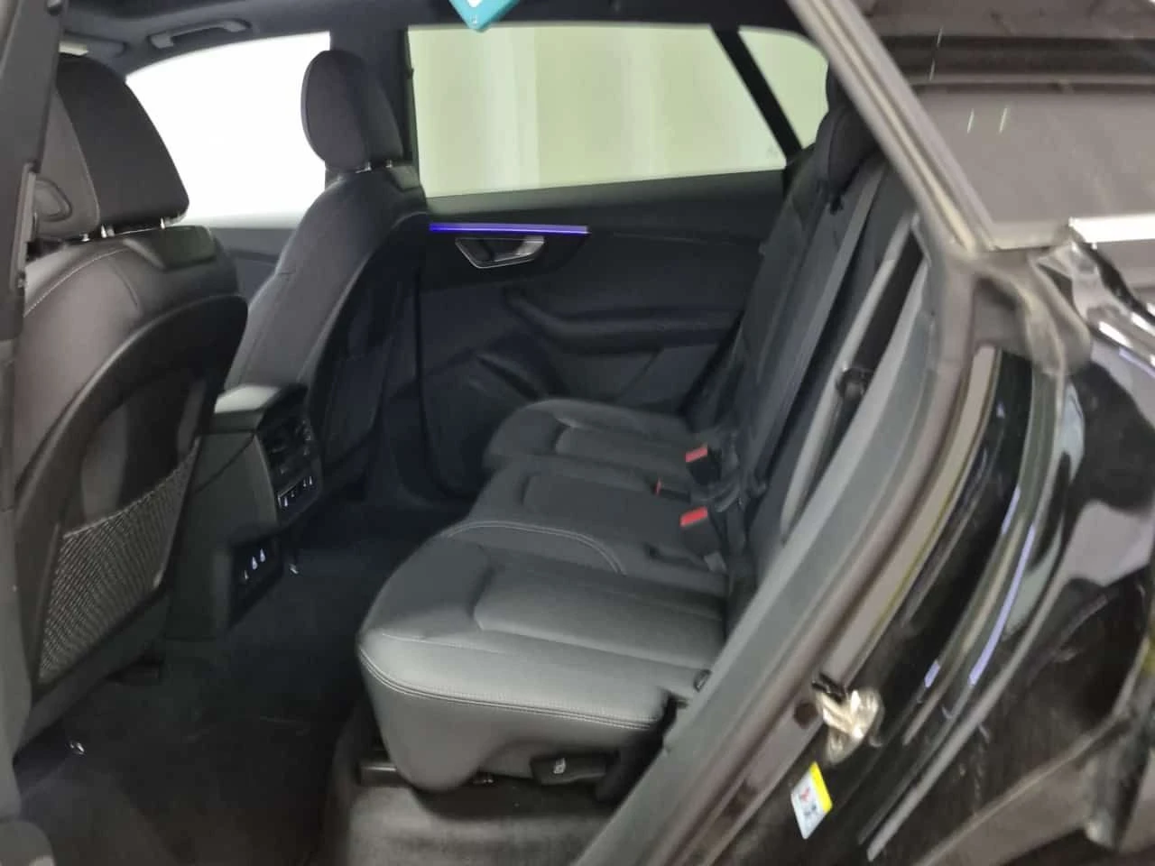 Audi Q8 * Progressiv * АВТОКРЕДИТ БЕЗ ПЪРВОНАЧАЛНА ВНОСКА*, снимка 3 - Автомобили и джипове - 54993646