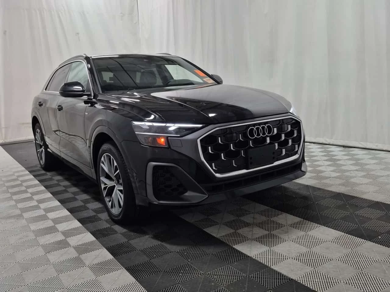 Audi Q8 * Progressiv * АВТОКРЕДИТ БЕЗ ПЪРВОНАЧАЛНА ВНОСКА*, снимка 17 - Автомобили и джипове - 54993646