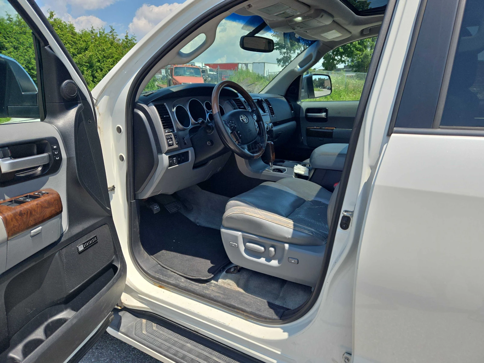 Toyota Sequoia Platinum* CARFAX* АВТО КРЕДИТ* , снимка 8 - Автомобили и джипове - 55258919