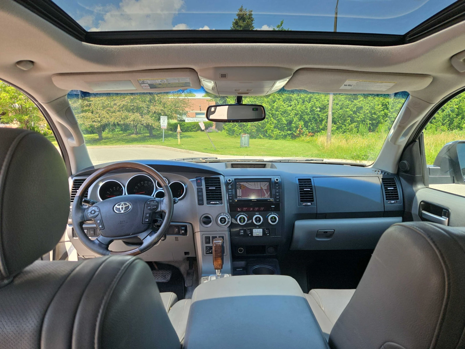 Toyota Sequoia Platinum* CARFAX* АВТО КРЕДИТ* , снимка 7 - Автомобили и джипове - 55258919