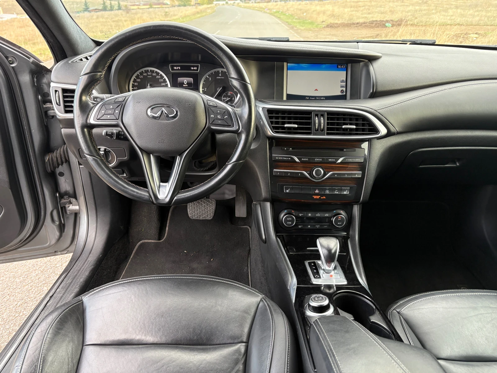 Infiniti Q30 2.2D 4x4, снимка 7 - Автомобили и джипове - 56271606