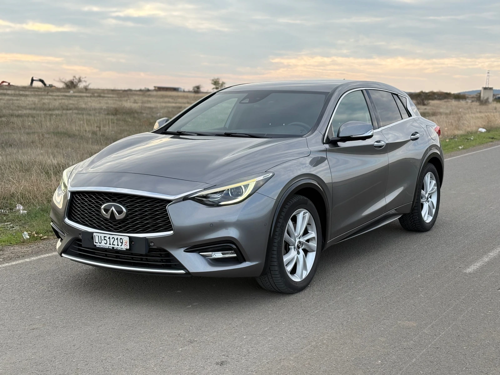 Infiniti Q30 2.2D 4x4, снимка 3 - Автомобили и джипове - 56271606