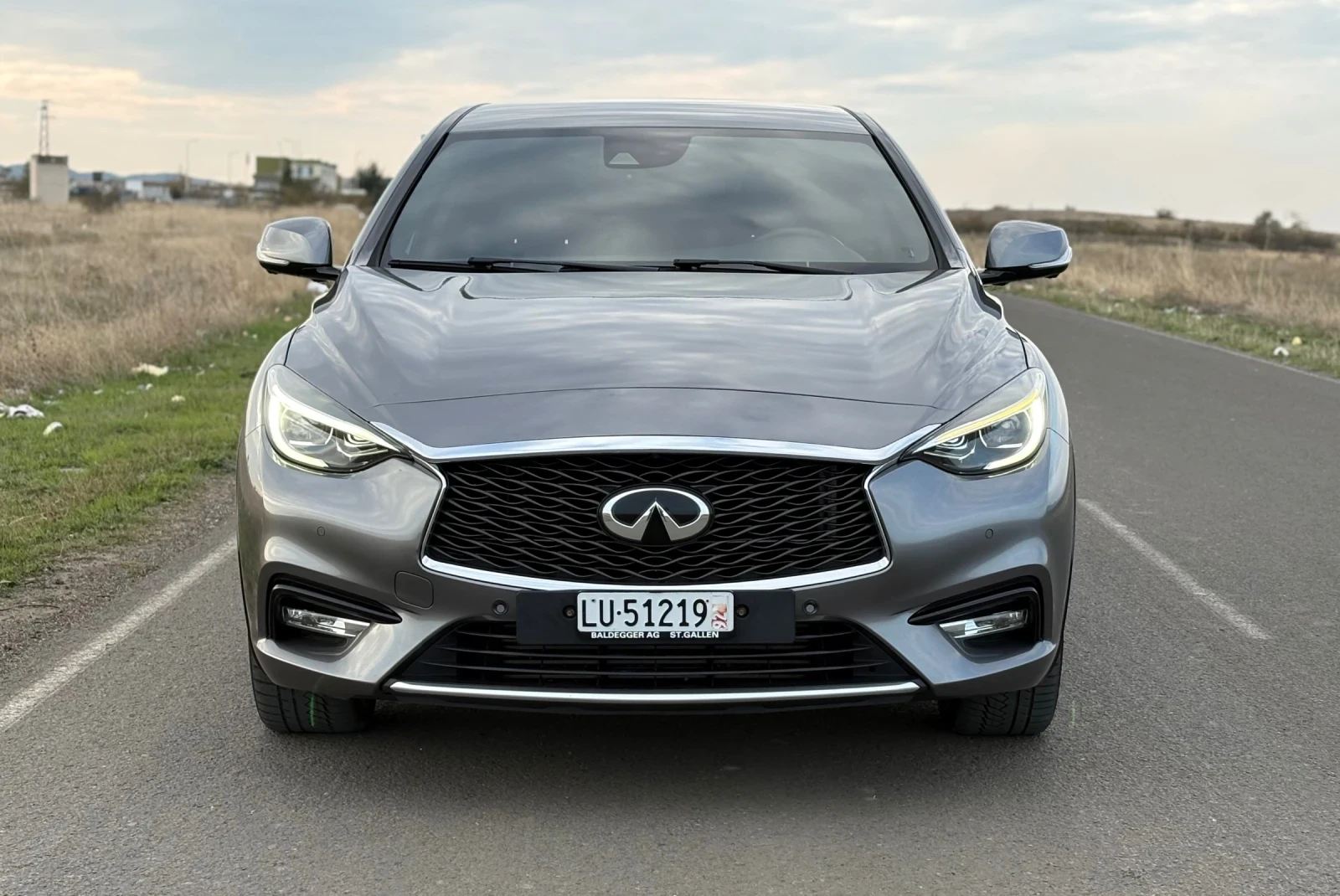 Infiniti Q30 2.2D 4x4, снимка 2 - Автомобили и джипове - 56271606
