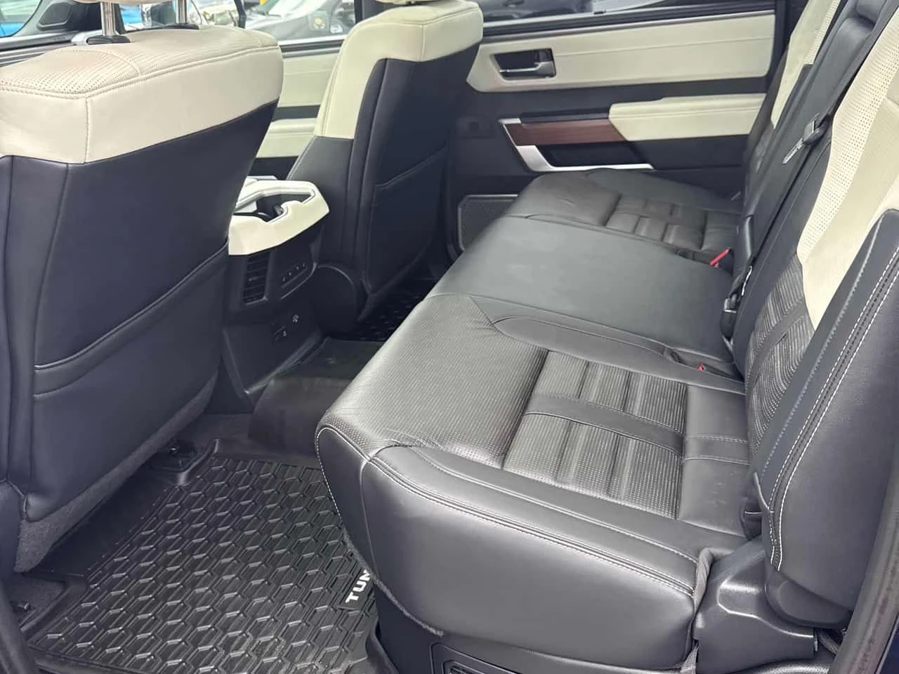 Toyota Tundra  Capstone Hybrid * CARFAX * ��� ������������ ���� | Mobile.bg � ����������� 12