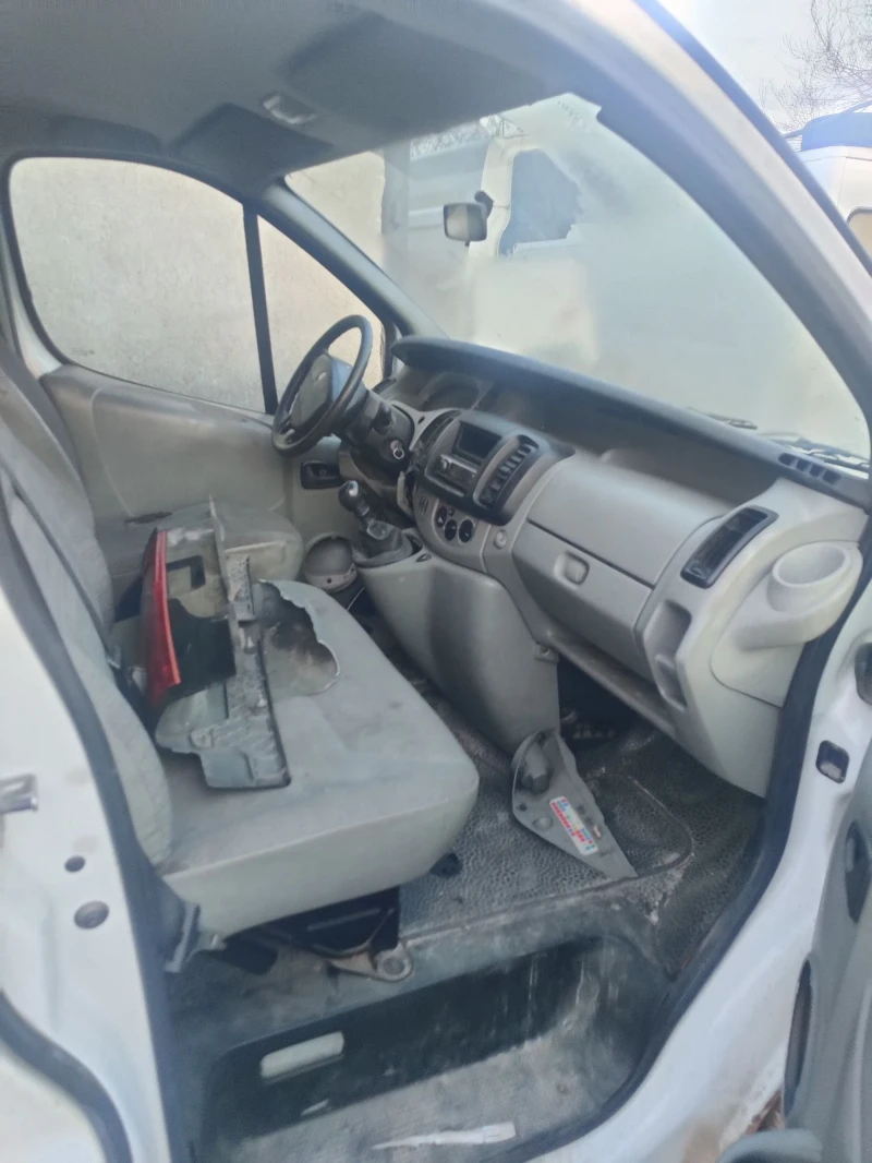 Renault Trafic 2.0 DCI, снимка 4 - Бусове и автобуси - 50426416