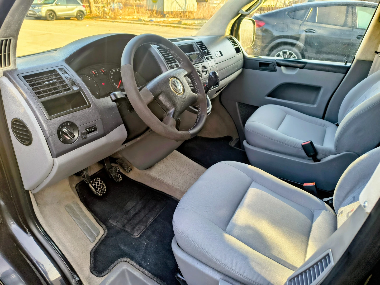 VW T5 1.9tdi 105hp, снимка 12 - Бусове и автобуси - 53864599