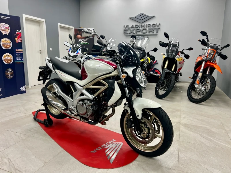 Suzuki Gladius SVF 650 2009 16.000km!
