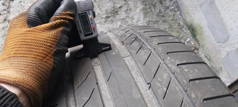 Гуми Летни 275/45R20, снимка 4 - Гуми и джанти - 35130046