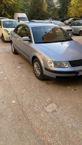 VW Passat - 2500 € / 4889.57 лв. - 98641142 4