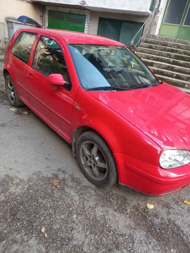 VW Golf 4 1.6, снимка 4 - Автомобили и джипове - 47574278