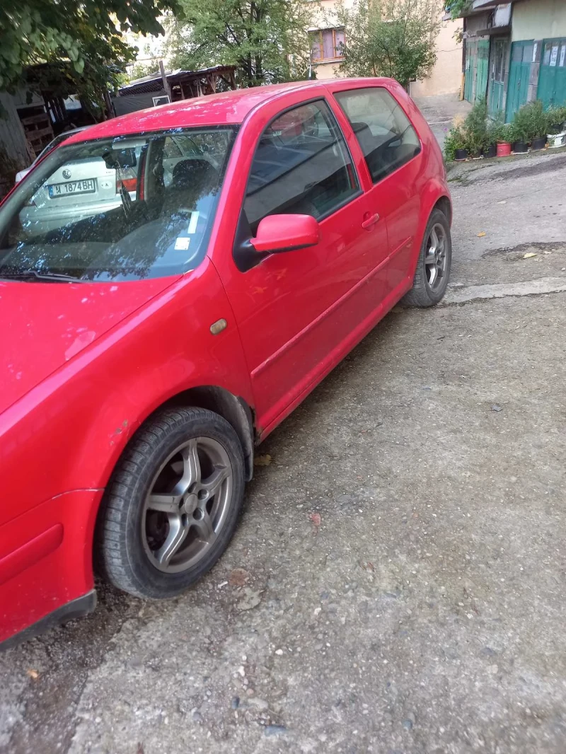 VW Golf 4 1.6, снимка 1 - Автомобили и джипове - 47574278