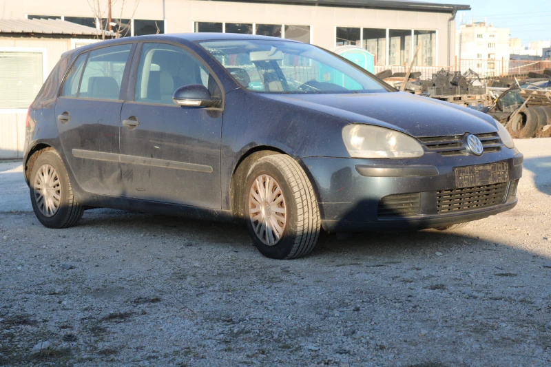 VW Golf 1.6 FSI, снимка 2 - Автомобили и джипове - 49090613