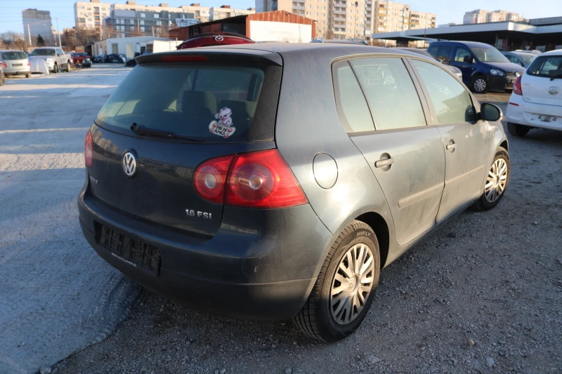 VW Golf 1.6 FSI, снимка 3 - Автомобили и джипове - 49090613