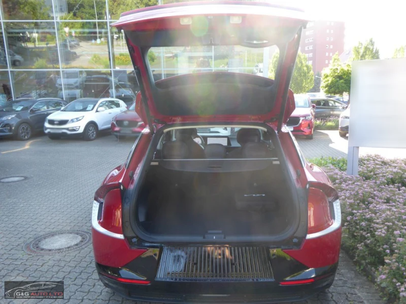 Kia EV6 НОВ!228HP/77KWH/NAVI/LED/AMBI/CAM/KLESS/314vpr, снимка 6 - Автомобили и джипове - 50070971