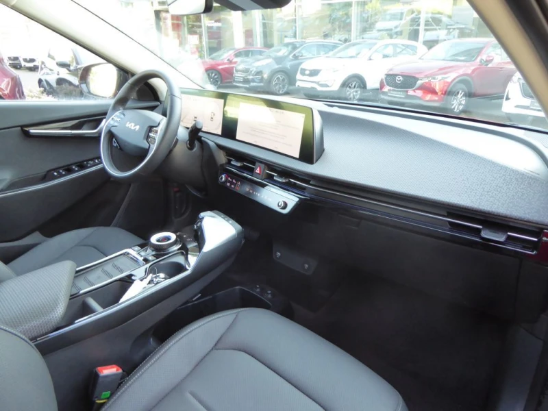 Kia EV6 НОВ!228HP/77KWH/NAVI/LED/AMBI/CAM/KLESS/314vpr, снимка 9 - Автомобили и джипове - 50070971