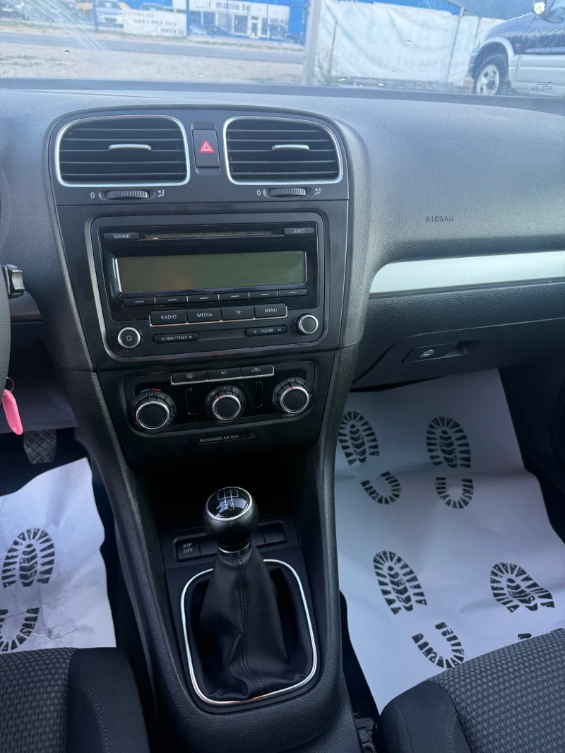 VW Golf 1.6TDI* ЛИЗИНГ, снимка 11 - Автомобили и джипове - 52475755