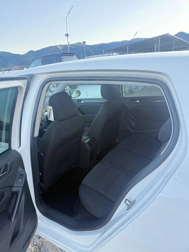 VW Golf 1.6TDI* ЛИЗИНГ, снимка 7 - Автомобили и джипове - 52475755