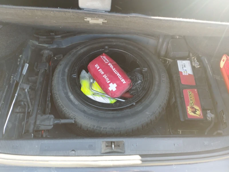 Mercedes-Benz CLK 230, снимка 10 - Автомобили и джипове - 52223741