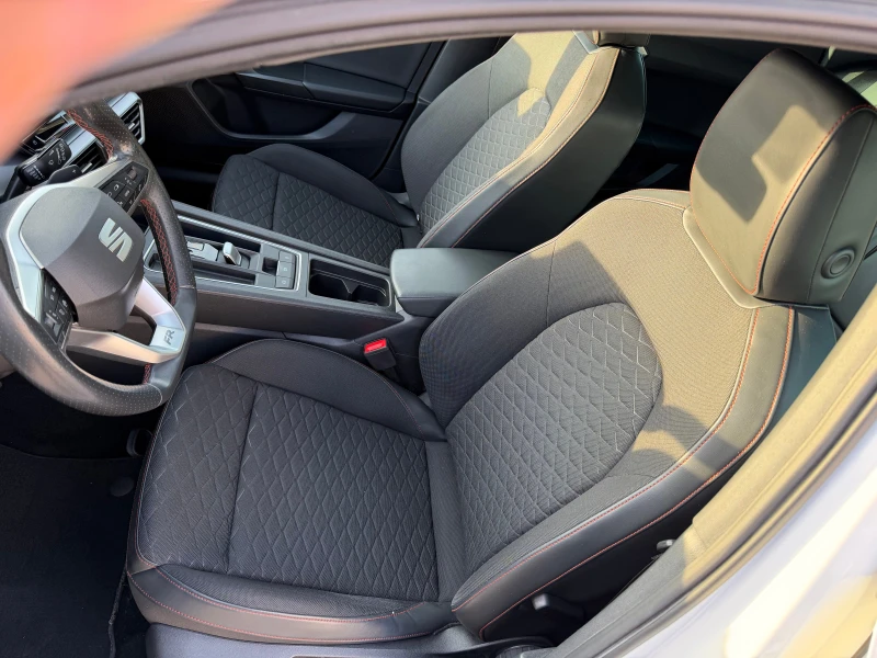 Seat Leon 1.4Phev 204к.с FR , снимка 8 - Автомобили и джипове - 52709810