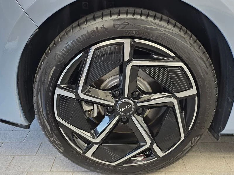 BYD Seal Dynamic AWD, снимка 5 - Автомобили и джипове - 55986742