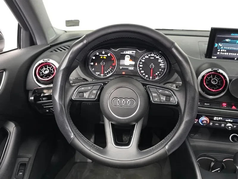 Audi A3 A3 40 Tfsi 8V, снимка 13 - Автомобили и джипове - 56067837