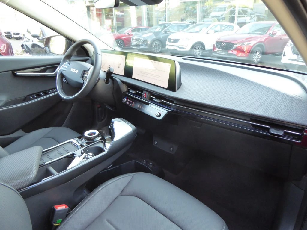 Kia EV6 НОВ!228HP/77, 4kwh/NAVI/LED/AMBI/CAM/KLESS/314v - изображение 9