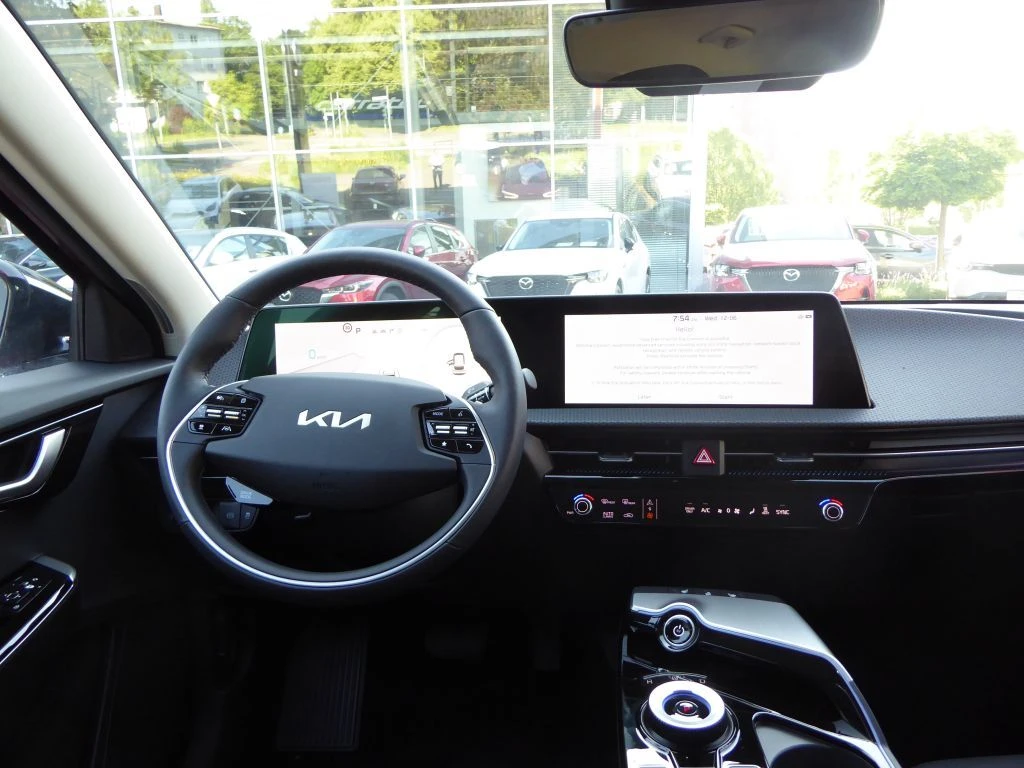 Kia EV6 НОВ!228HP/77, 4kwh/NAVI/LED/AMBI/CAM/KLESS/314v - изображение 7