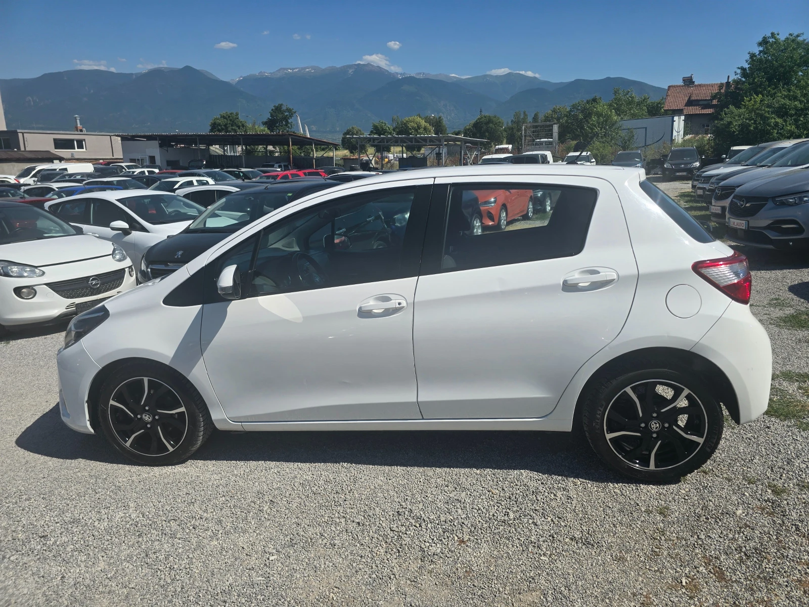 Toyota Yaris 1.0I-70K.C-NAVI-EURO6B-FACE - изображение 8