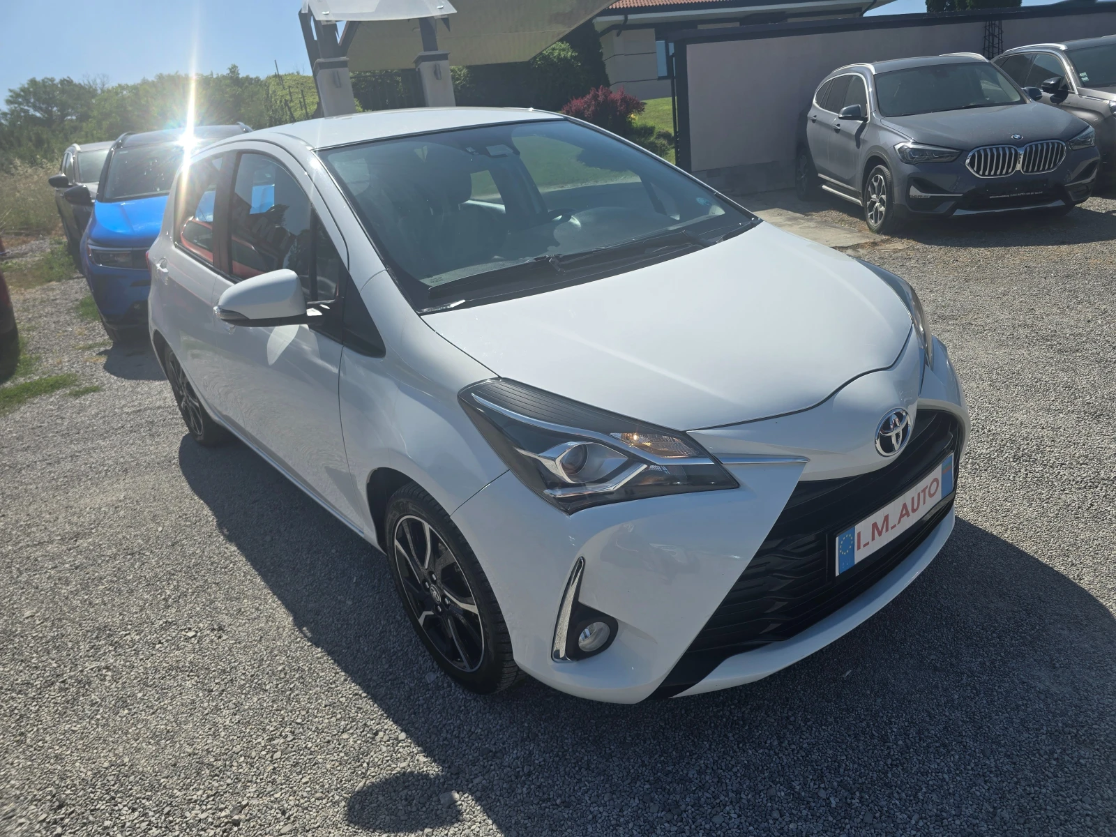 Toyota Yaris 1.0I-70K.C-NAVI-EURO6B-FACE - изображение 3