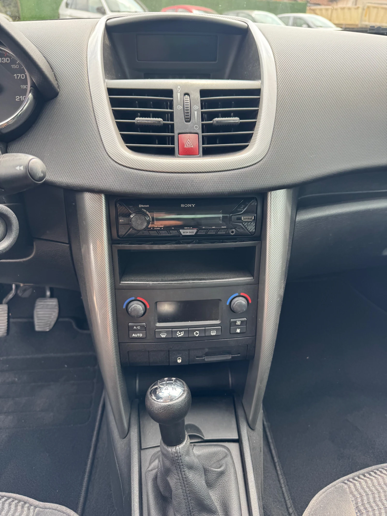 Peugeot 207 1.4HDI / Панорама / Автопилот - изображение 10