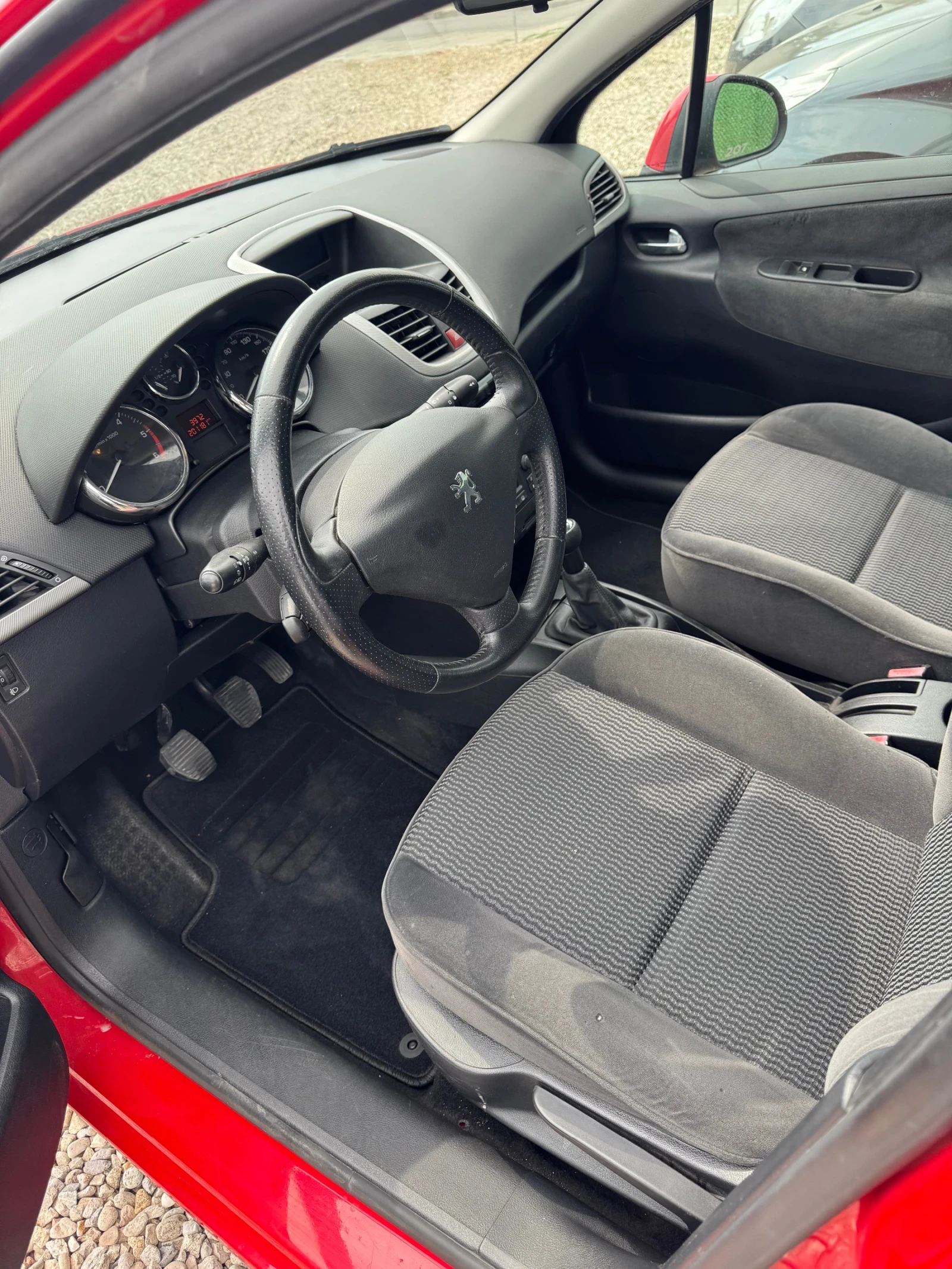 Peugeot 207 1.4HDI / Панорама / Автопилот - изображение 8