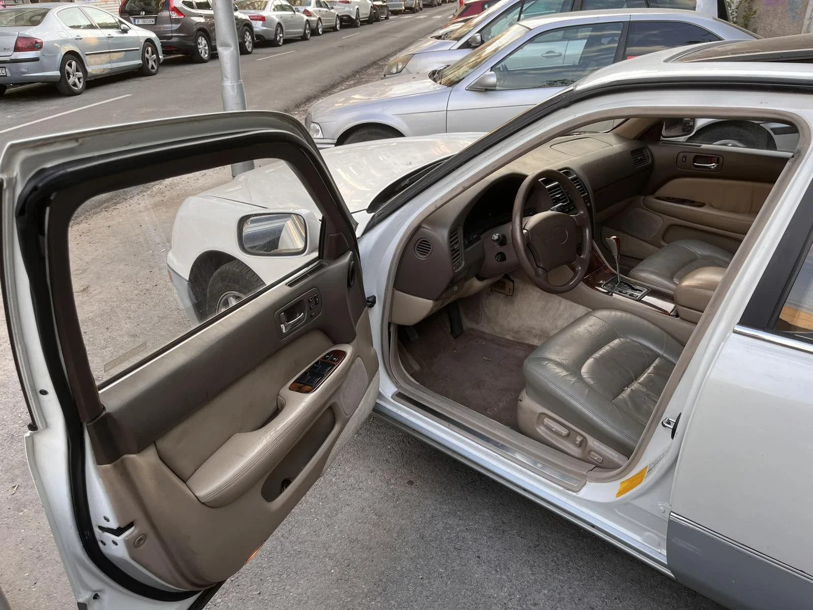 Lexus LS 400  - изображение 7