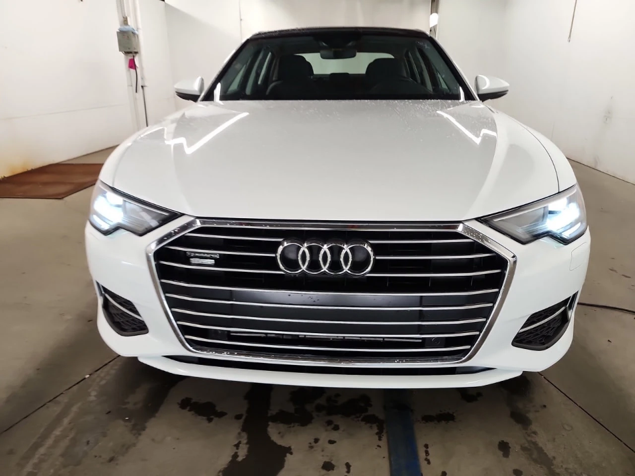 Audi A6 * CARFAX * АВТО КРЕДИТ * ЦЕНА ДО БГ! - изображение 2