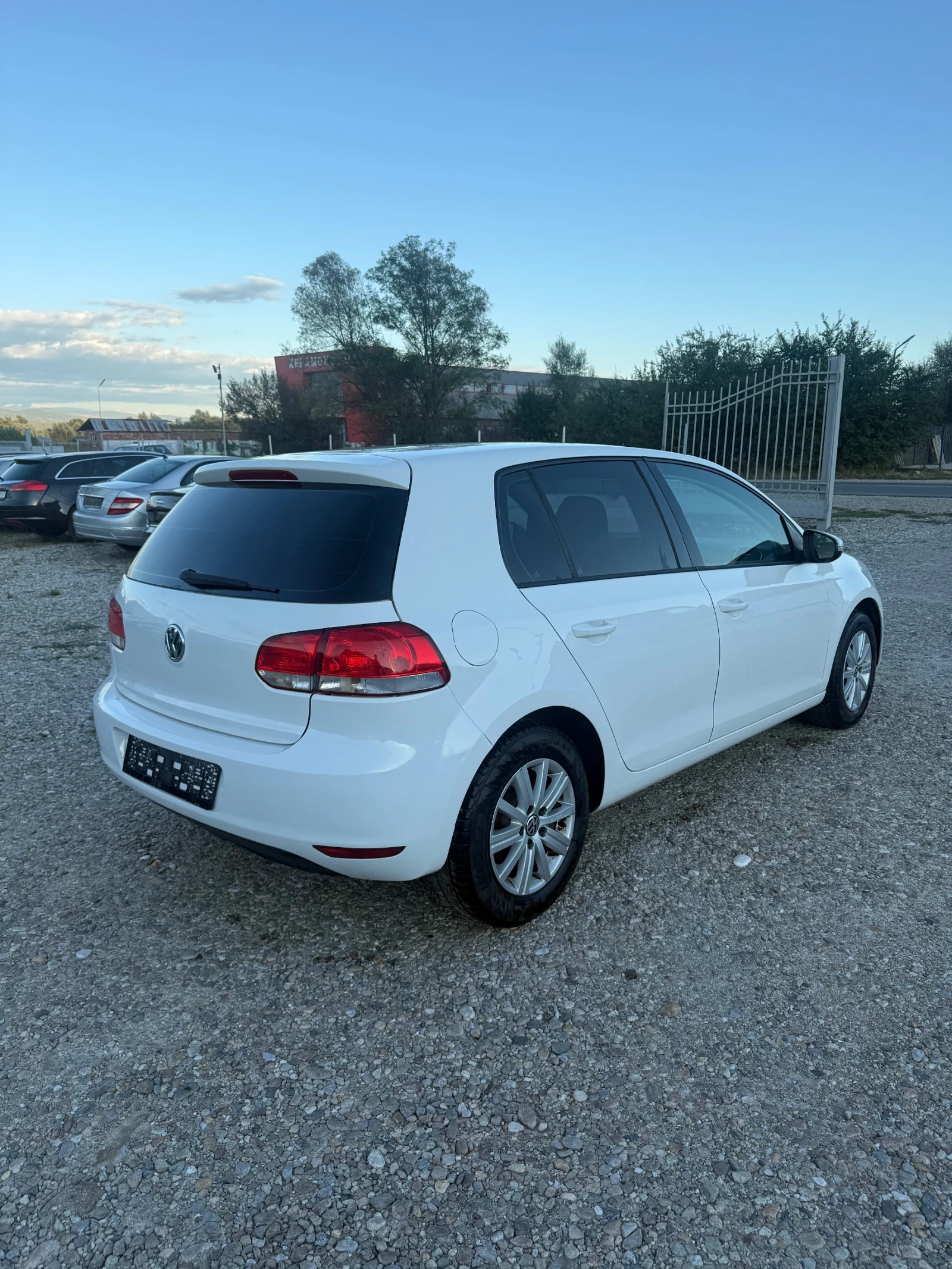 VW Golf 1.6TDI* ЛИЗИНГ - изображение 4