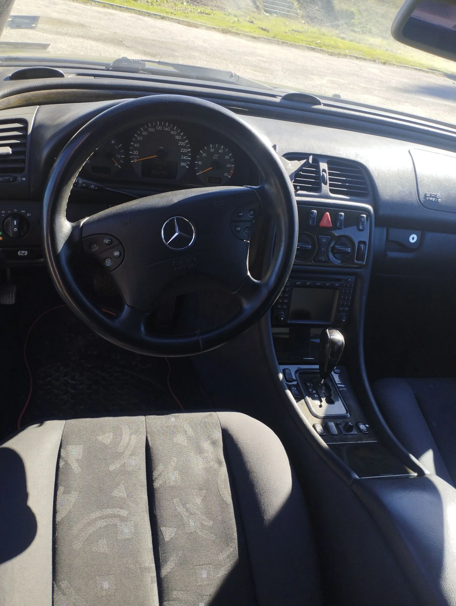 Mercedes-Benz CLK 230 - изображение 6