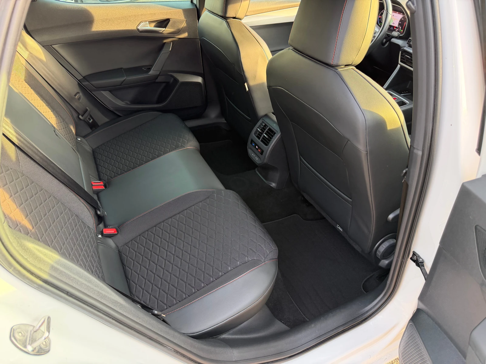 Seat Leon 1.4Phev 204. FR  | Mobile.bg   14