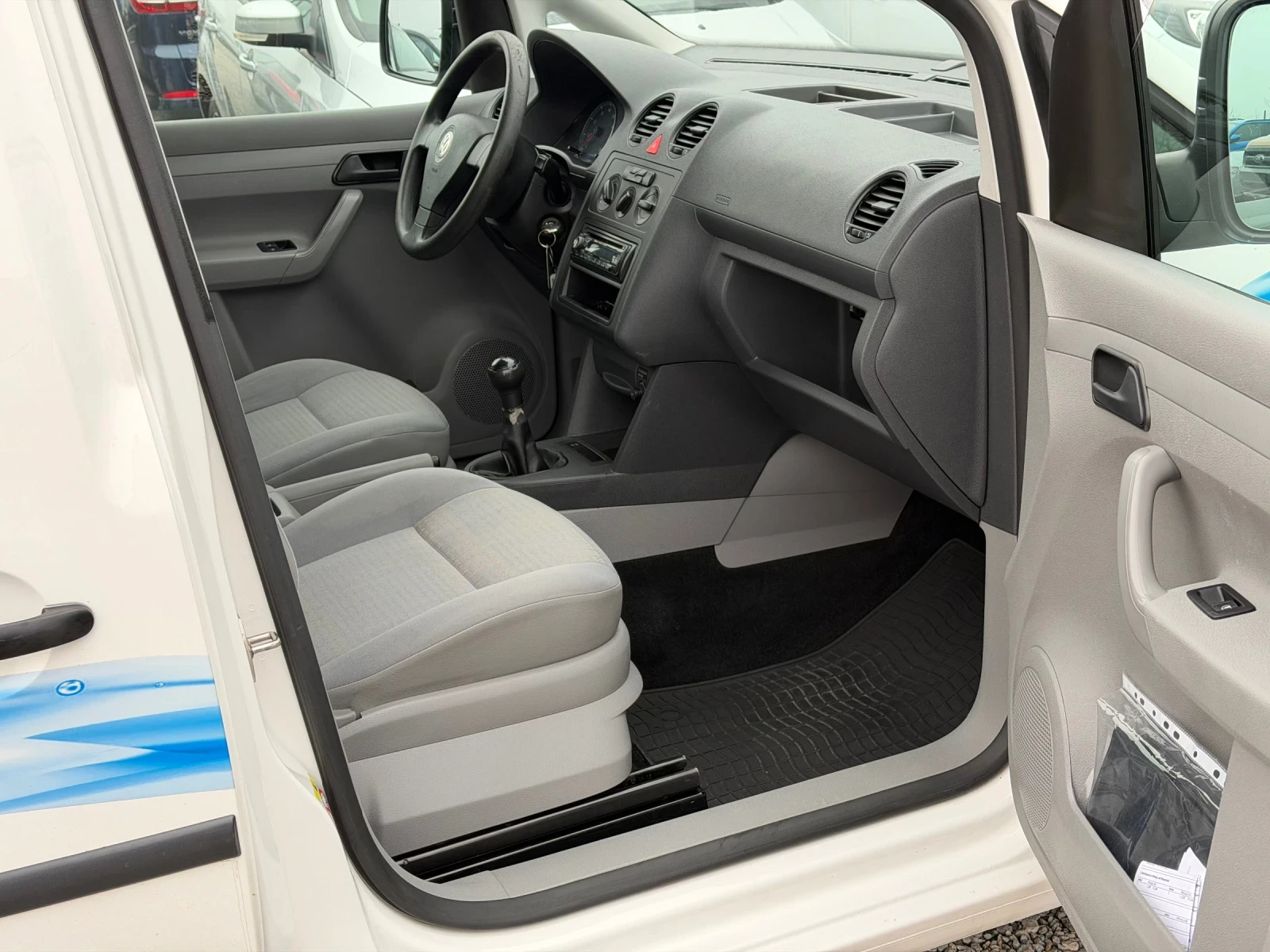 VW Caddy 2.0i 109�.� * �����* * ��������* * 99 000��*  | Mobile.bg � ����������� 11