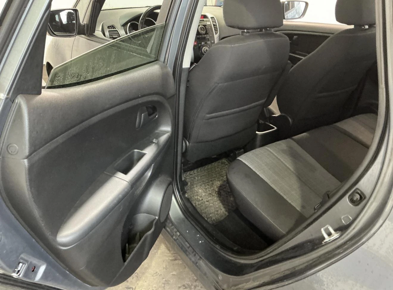 Kia Venga  1.4i | 90 к.с. Бензин | Titanium collection, снимка 11 - Автомобили и джипове - 54337261