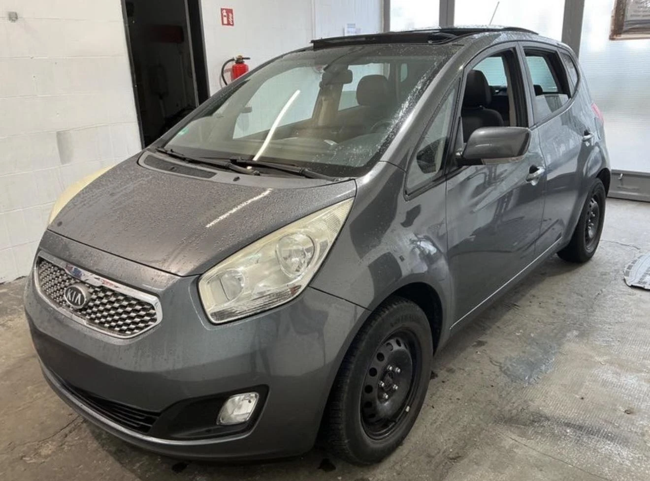Kia Venga  1.4i | 90 к.с. Бензин | Titanium collection