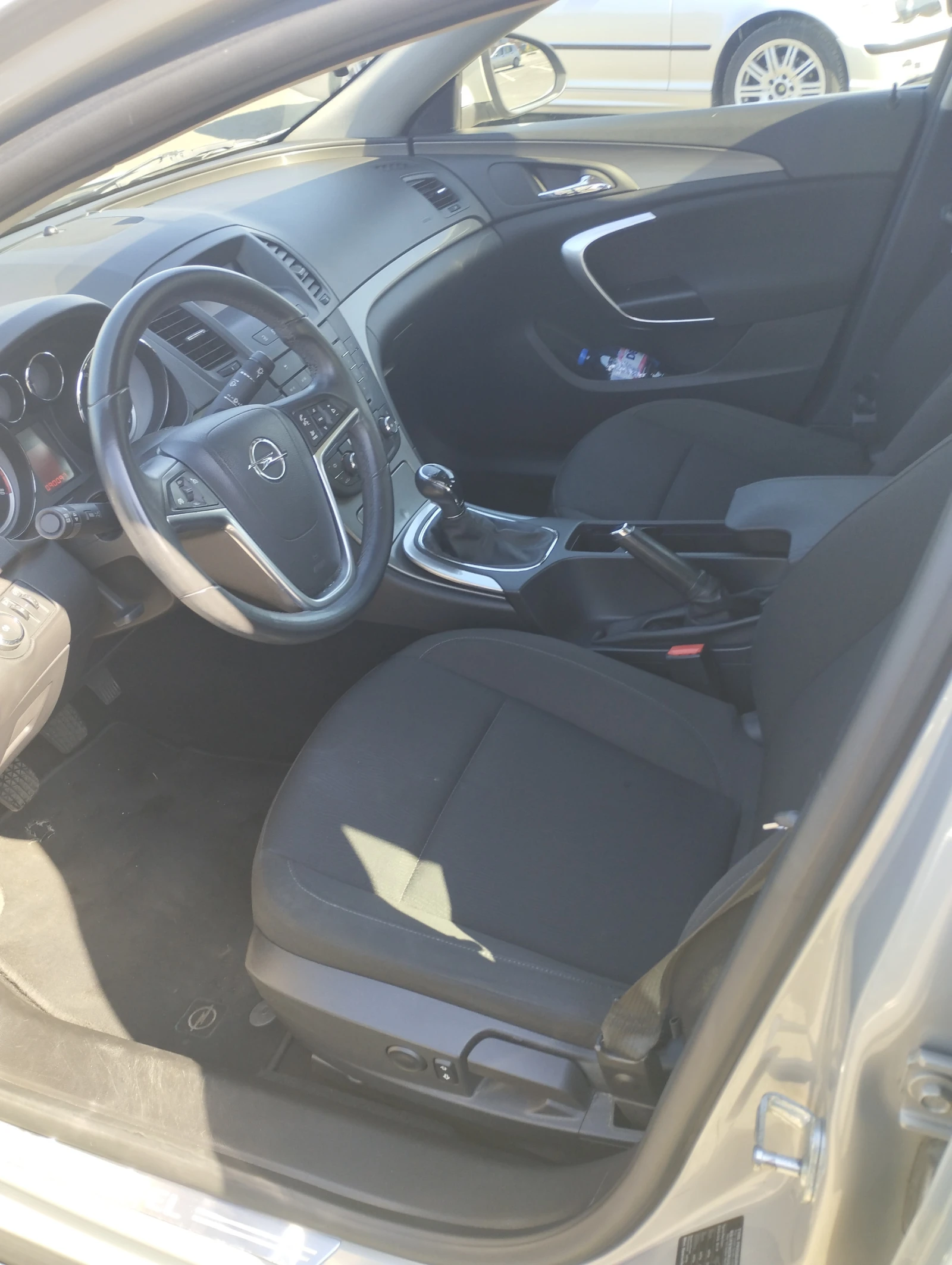 Opel Insignia, снимка 8 - Автомобили и джипове - 54396468