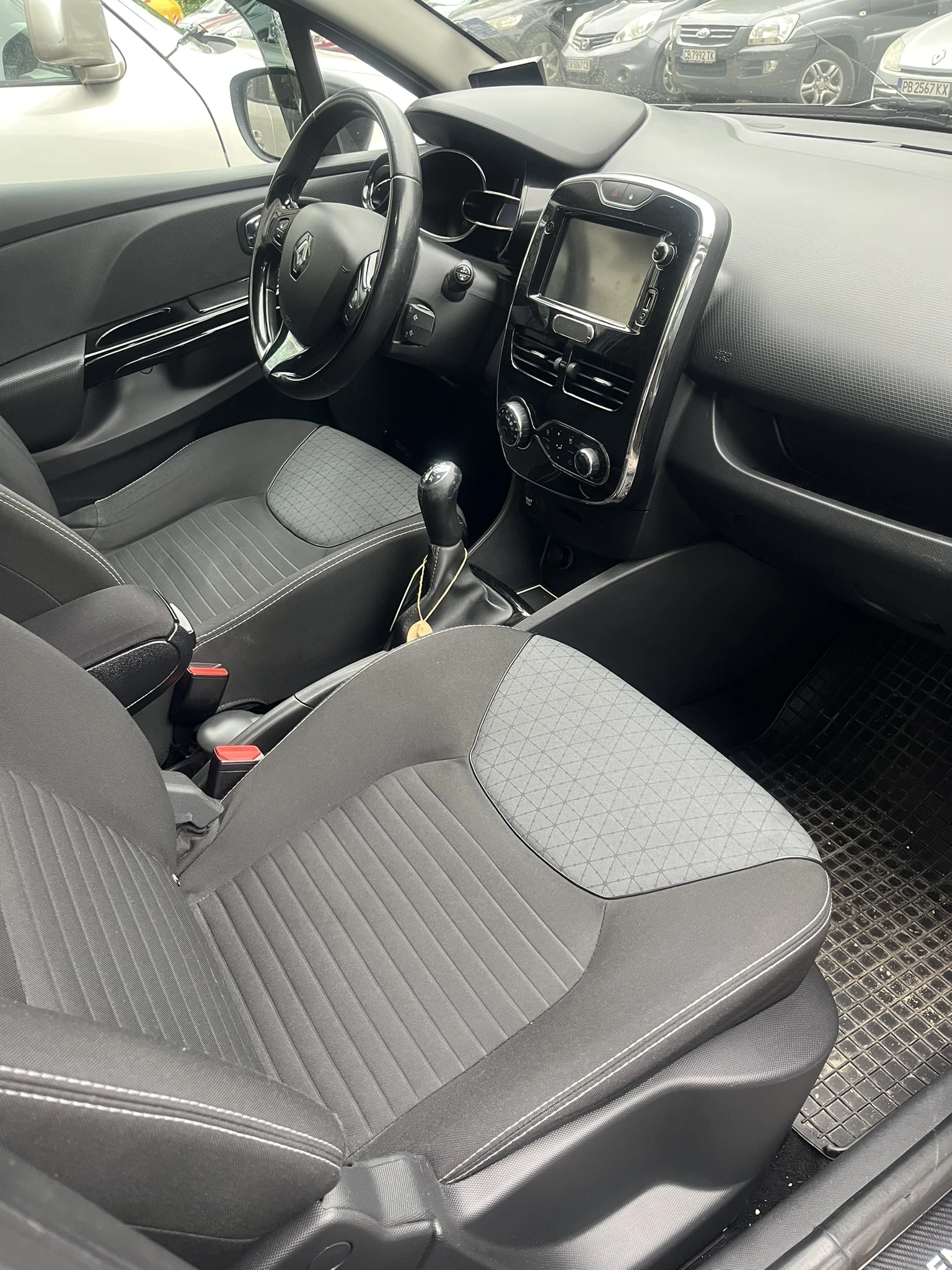 Renault Clio 1.5 dci 90к.с.Регист.Обслужена, снимка 13 - Автомобили и джипове - 54481322